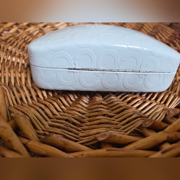 Coach Sunglasses Case in White. - Picture 3 of 3